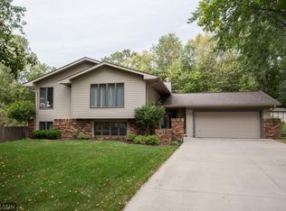 450 S River Hills Rd, River Falls, WI 54022