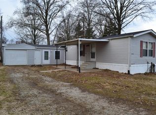 18800 Mary Jane Ln, Carlyle, IL