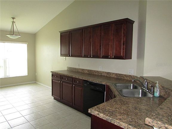 5th image of 2226 Blackwood Dr