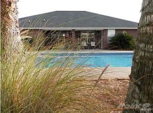 7591 Hayfield Cir, Pensacola, FL 32526