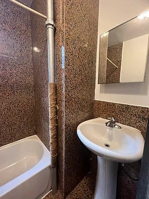 Rented by Bond New York | media 23