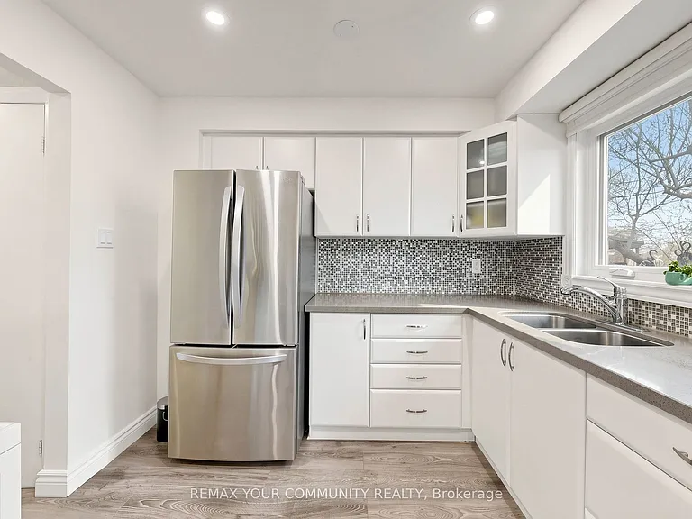 63 Patrice Cres #UPPER — Photo 14