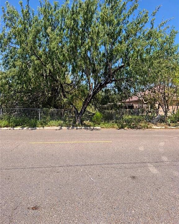 2nd image of 1311 E 1st St