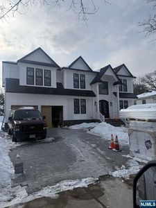 218 Mayfair Rd, Paramus, NJ, 07652