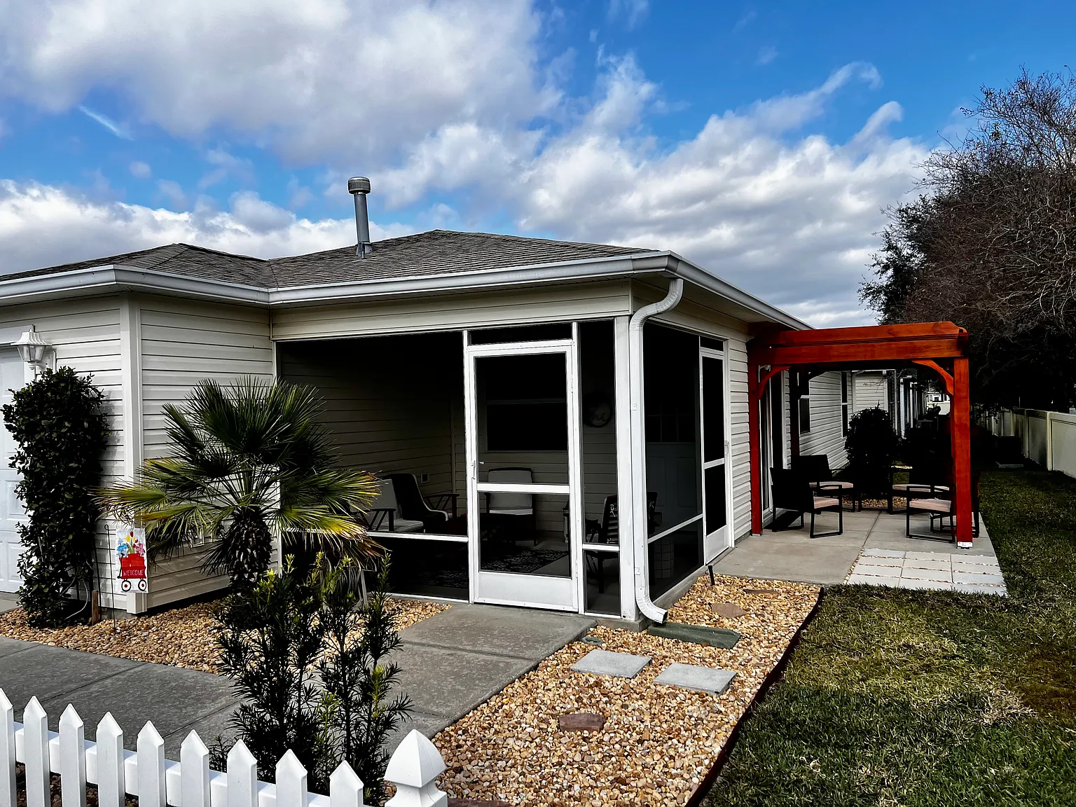 2 bed, 1163 sqft, $2,400 — Photo 1