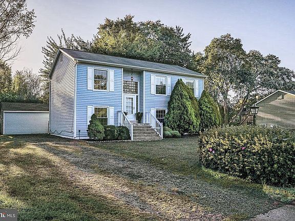 2nd image of 7213 Princess Anne Ct