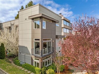 1633 B California Avenue SW, Seattle, WA, 98116