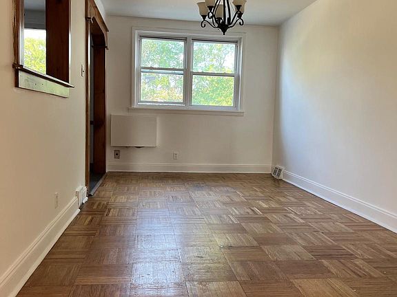 3rd image of 6727 E Roosevelt Blvd