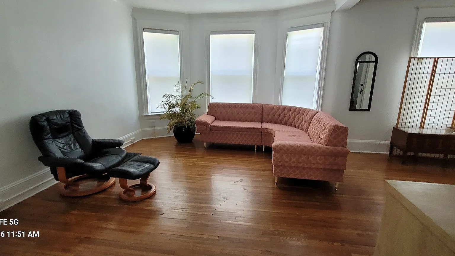 5 bed, 3525 sqft, $2,700 — Photo 4