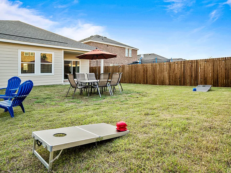 766 Camden Dr — Photo 55