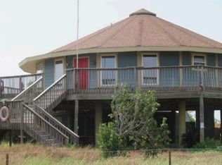 1504 W Saint Louis Ave, Seadrift, TX 77983