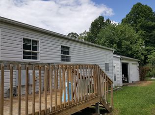 133 Frances Ln, Hillsville, VA 24317