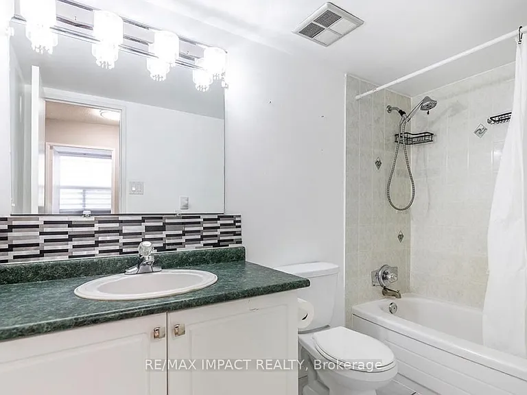 454 Centre St S #108 — Photo 8