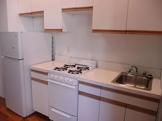 Rented by Glasser Realty LLC | media 5