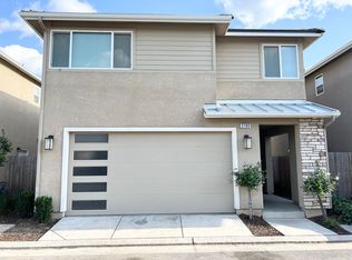 3780 N Parkstone Way, Clovis, CA 93619