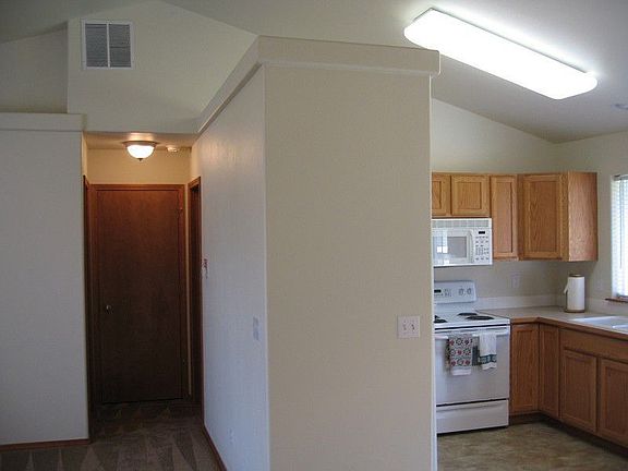 4th image of 1310 S Van Marter Ln