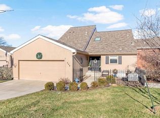 448 NE Point Dr, Lees Summit, MO 64064