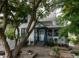 55 Fairview St, Huntington, NY 11743