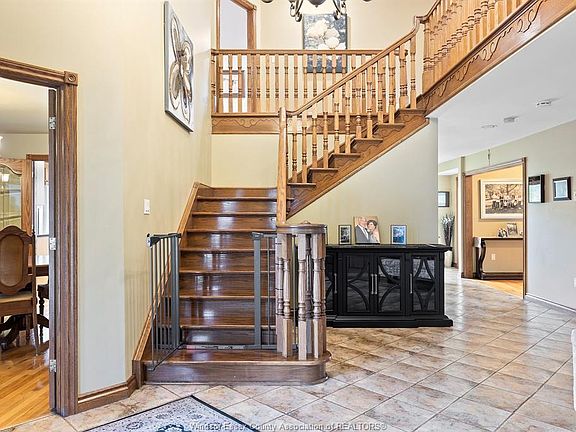 3rd image of 2648 Fleming Ct