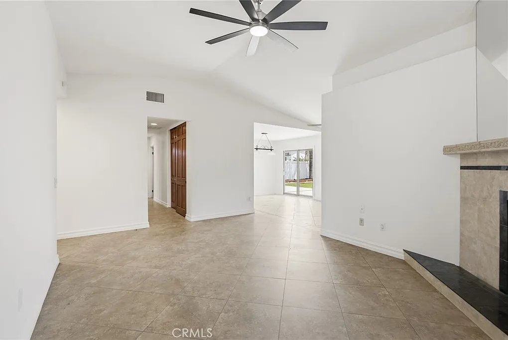 4 bed, 2171 sqft, $3,150 — Photo 4