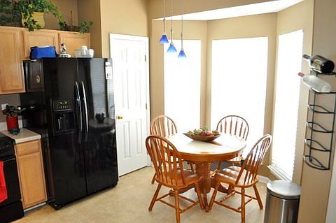 eat in dining area