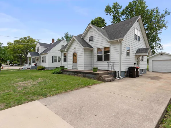 216 E Tyler St, Morton, IL 61550