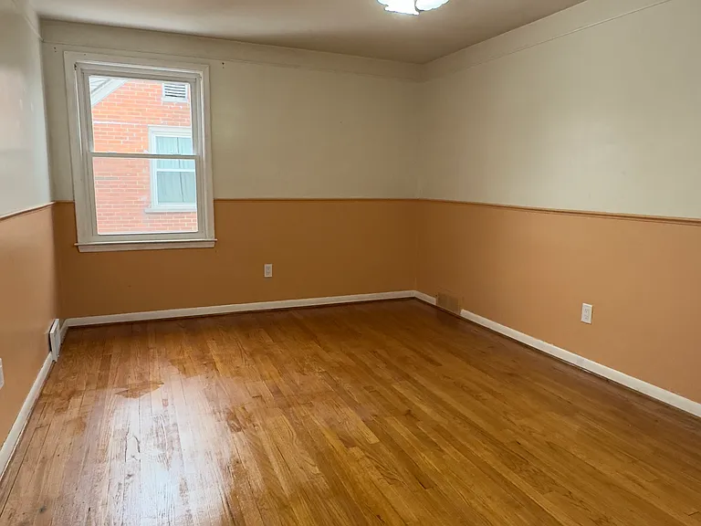 18270 Spring Ct S — Photo 14