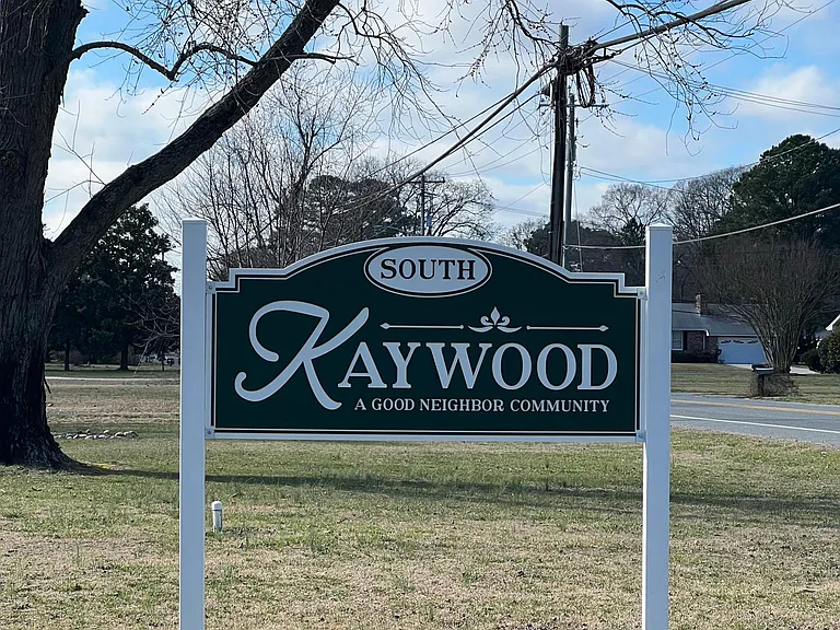 1607 S Kaywood Dr — Photo 1