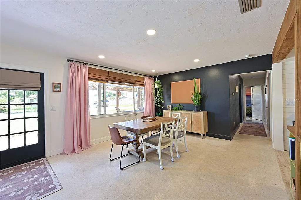 3 bed, 2.0 bath, 1391 sqft, $2,800 — Photo 4