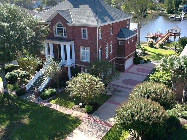 2775 Pinecrest Dr SE