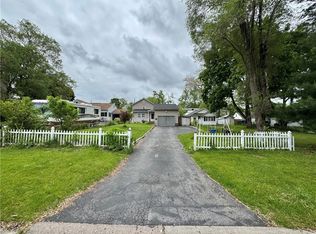 77 Mosley Rd, Rochester, NY 14616