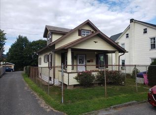 14 Maple St, Slatington, PA 18080