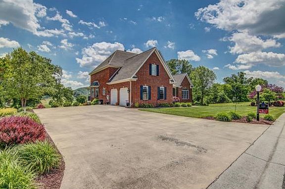 2nd image of 1112 Mountain Vista Dr