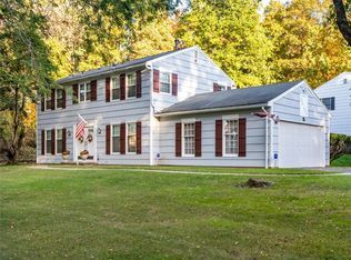 25 S Ridge Trl, Fairport, NY 14450