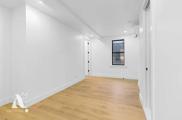Bedroom, photo 1