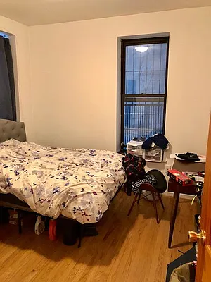 Rented by New York Realty | media 18