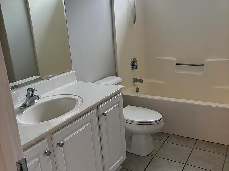 121 Mulberry Cir — Photo 21