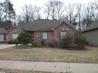 25 Crystalwood Dr, Little Rock, AR 72210