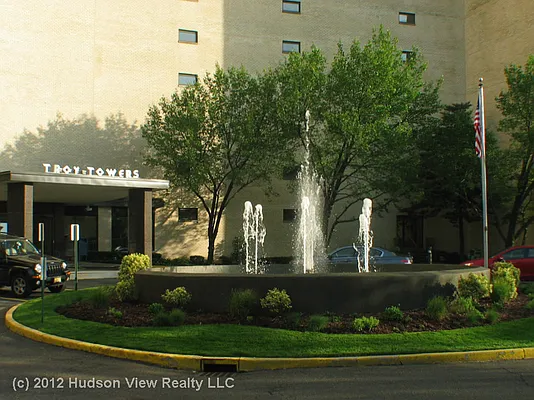 Sold by Hudson View Realty LLC | media 22