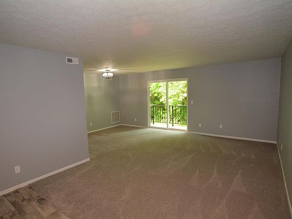 3rd image of 5887 Hanley Close #130