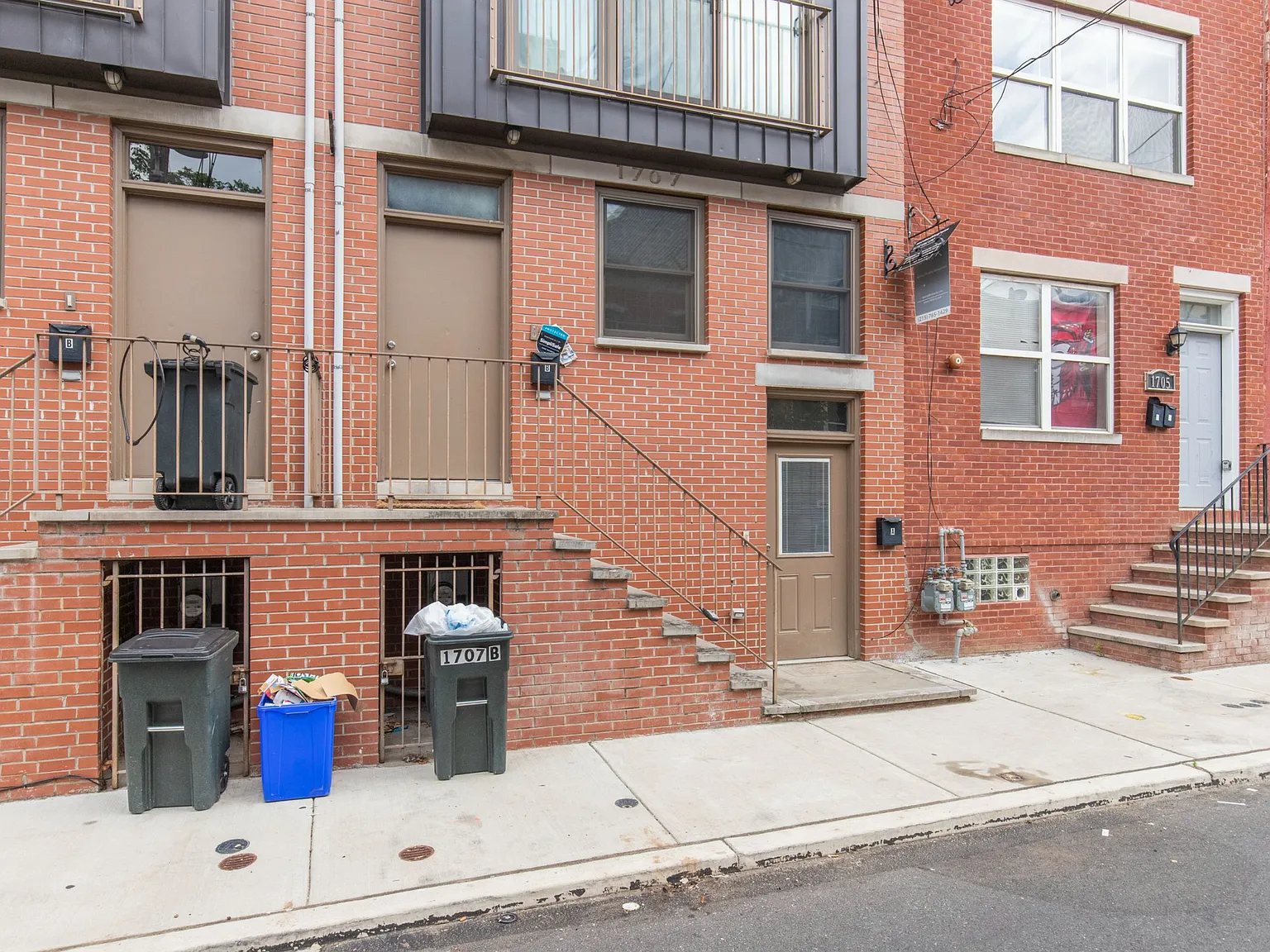 1709 Arlington St Unit A — Photo 3