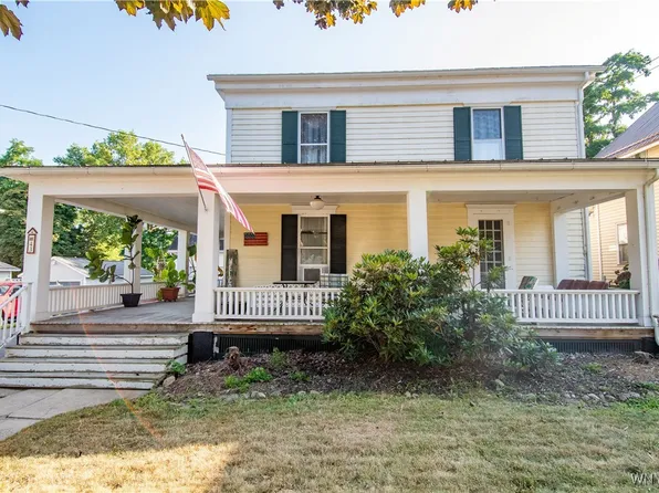43 Lake St, Perry, NY 14530