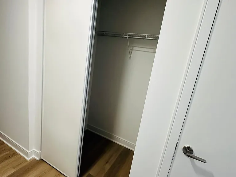 86 Dundas St E #409 — Photo 11
