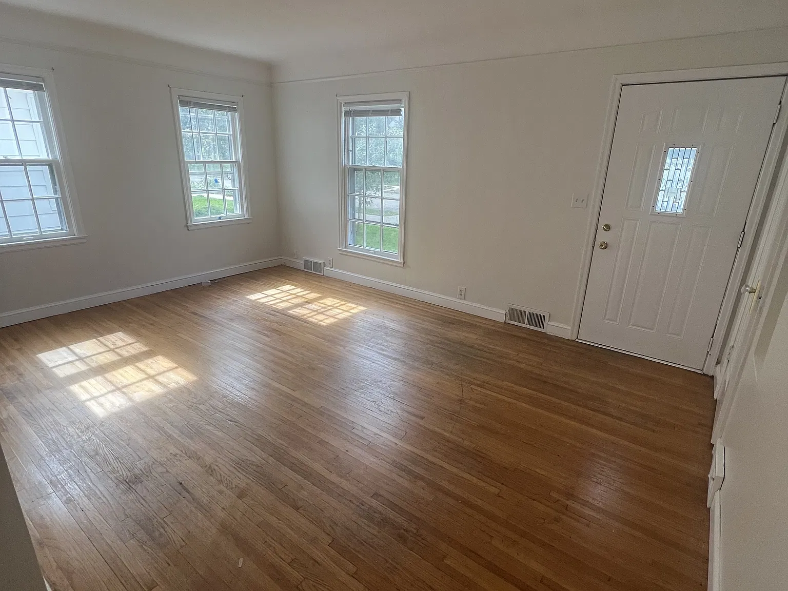 4430 Morgan Ave. N - 1 — Photo 3