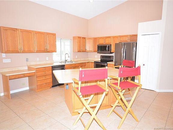 5th image of 321 SE Cork Rd