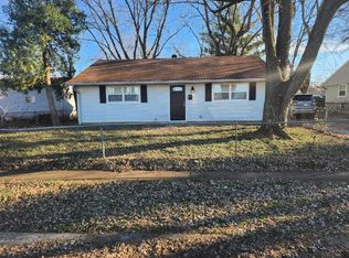 8341 Meadowlark Dr, Indianapolis, IN