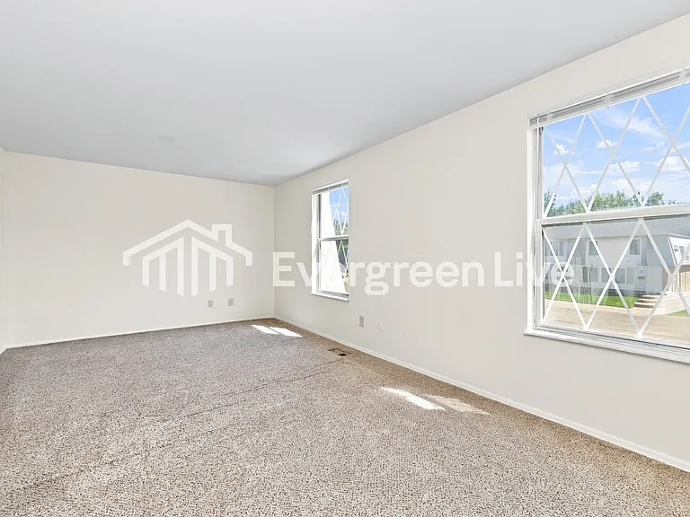 7797 Mount Hood Dr — Photo 10