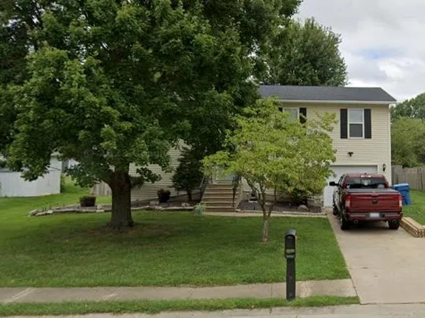 333 Orchard Ct, Troy, IL 62294