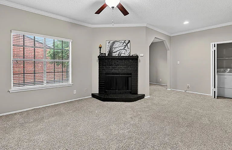 The Versailles Apartments — Photo 10