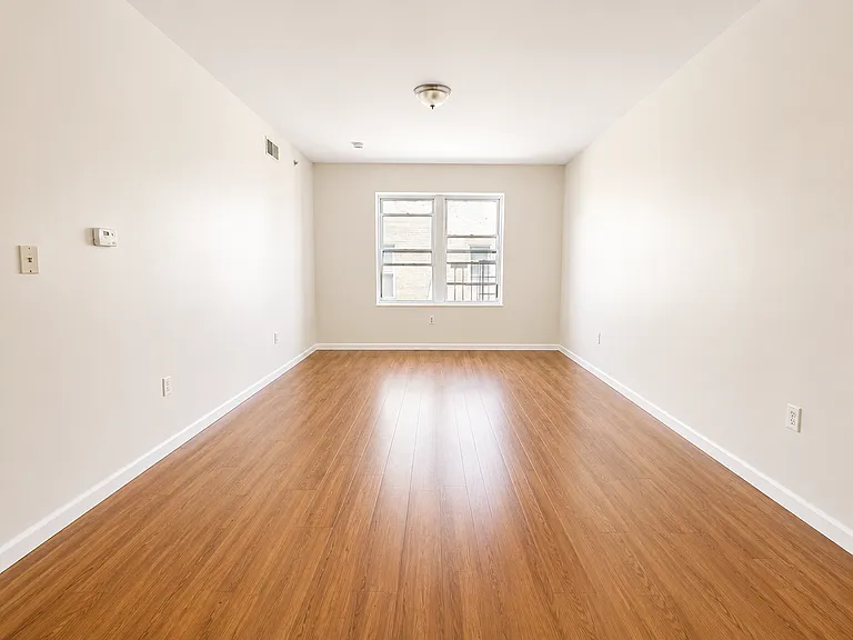 186 William St — Photo 19
